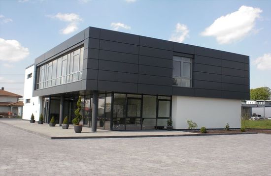 Neubau eines Betriebsgebäudes mit Lagerhallen in Paderborn-Sennelager
